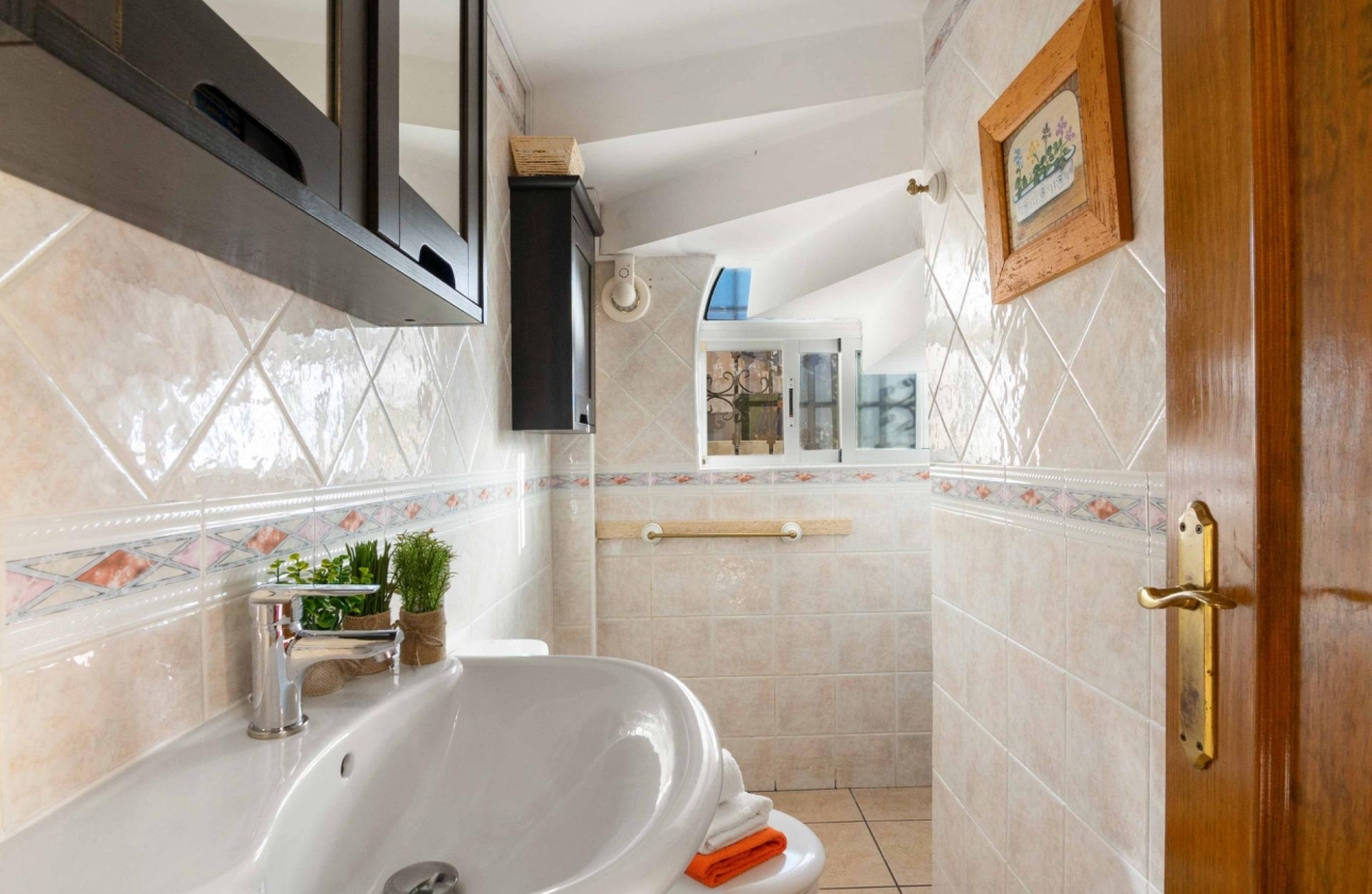 Rynek wtórny - Villa - Orihuela Costa - La Florida