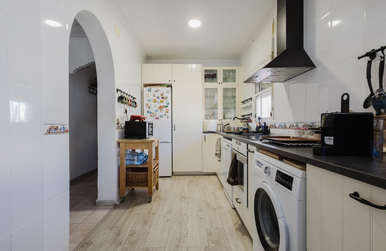 Rynek wtórny - Szeregowiec - Torrevieja - La Siesta - El Salado -  Torreta