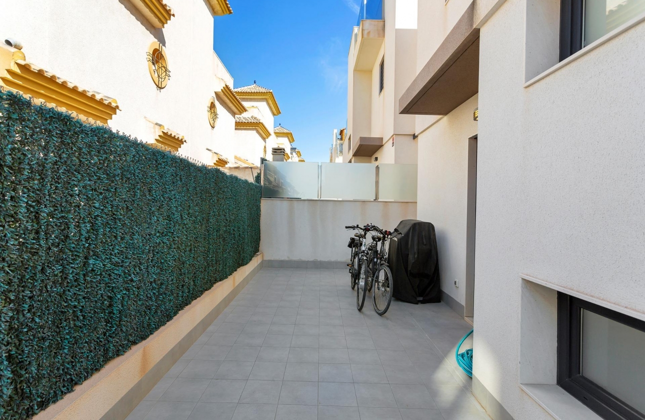 Rynek wtórny - Villa - Torrevieja - Sector 25