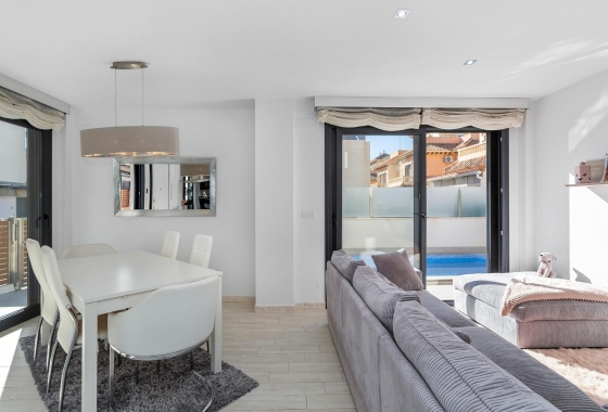 Rynek wtórny - Villa - Torrevieja - Sector 25