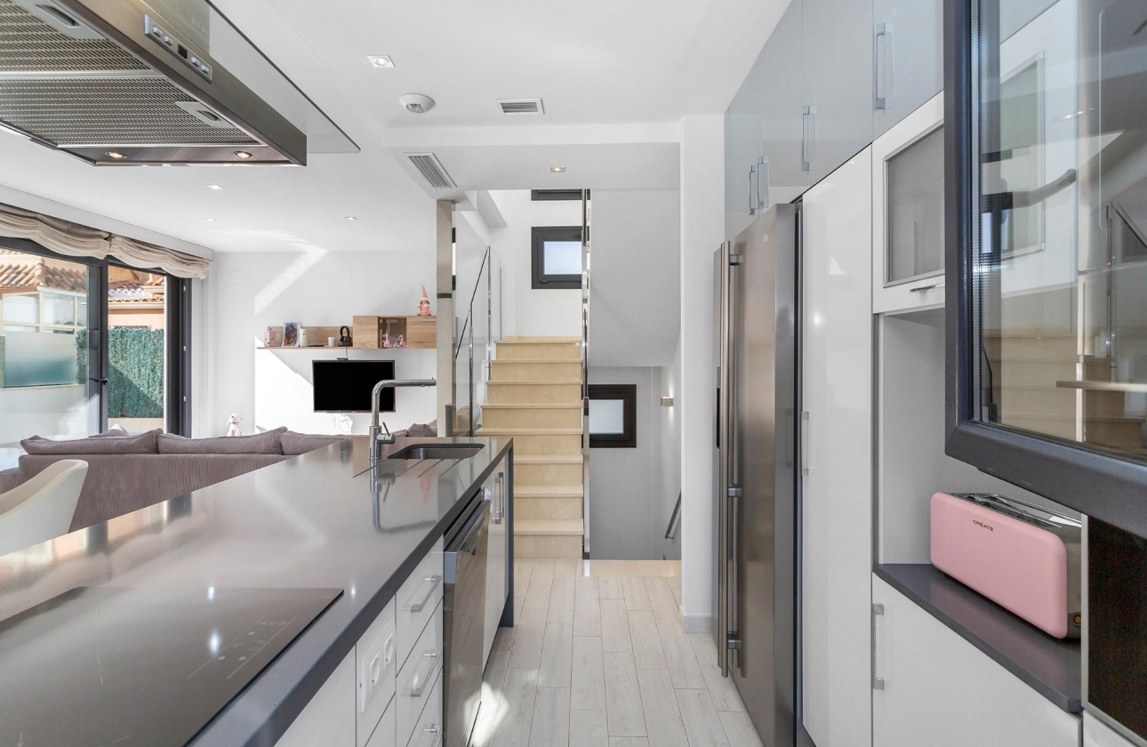 Rynek wtórny - Villa - Torrevieja - Sector 25