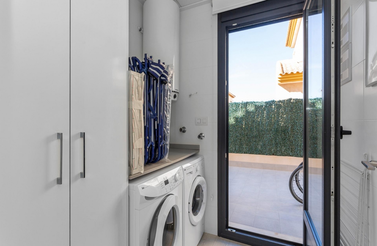 Rynek wtórny - Villa - Torrevieja - Sector 25