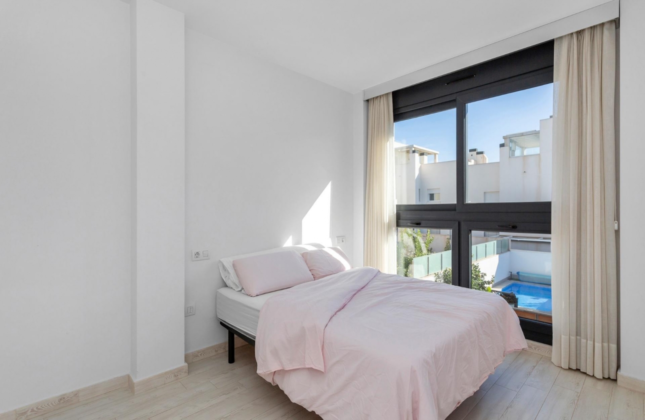 Rynek wtórny - Villa - Torrevieja - Sector 25