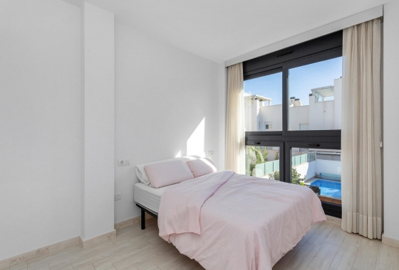 Rynek wtórny - Villa - Torrevieja - Sector 25