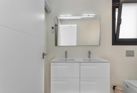 Rynek wtórny - Villa - Torrevieja - Sector 25