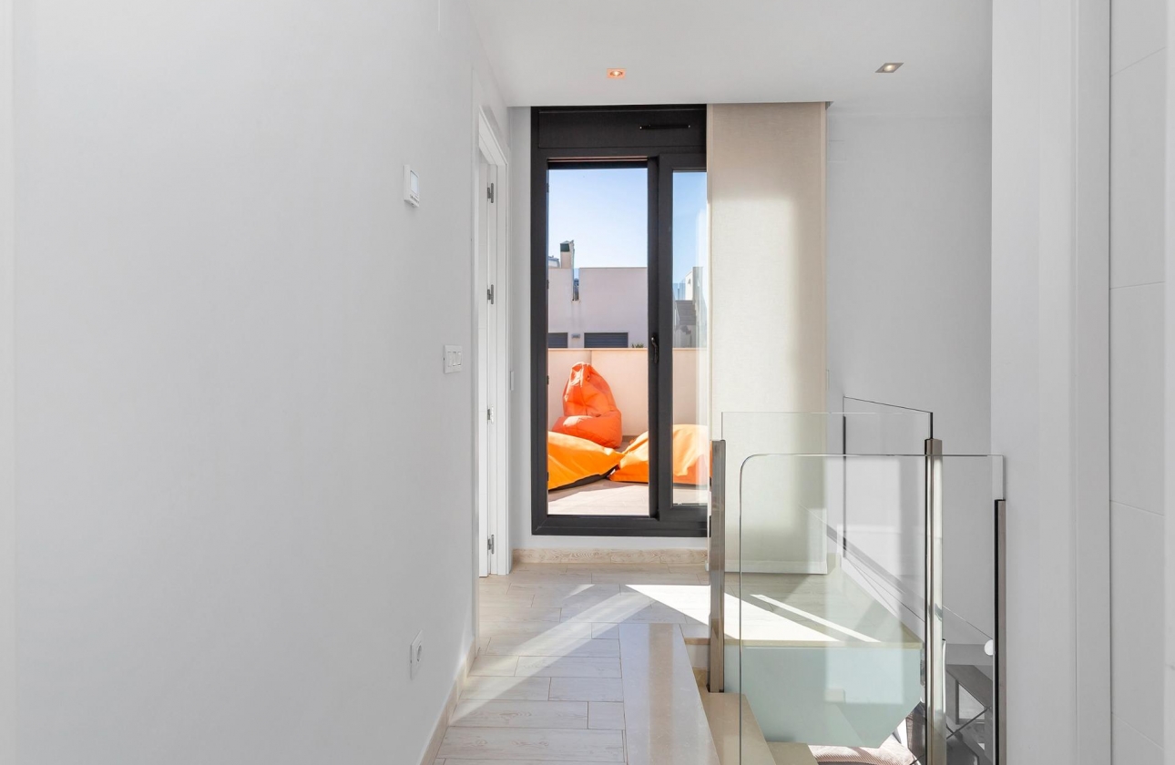 Rynek wtórny - Villa - Torrevieja - Sector 25