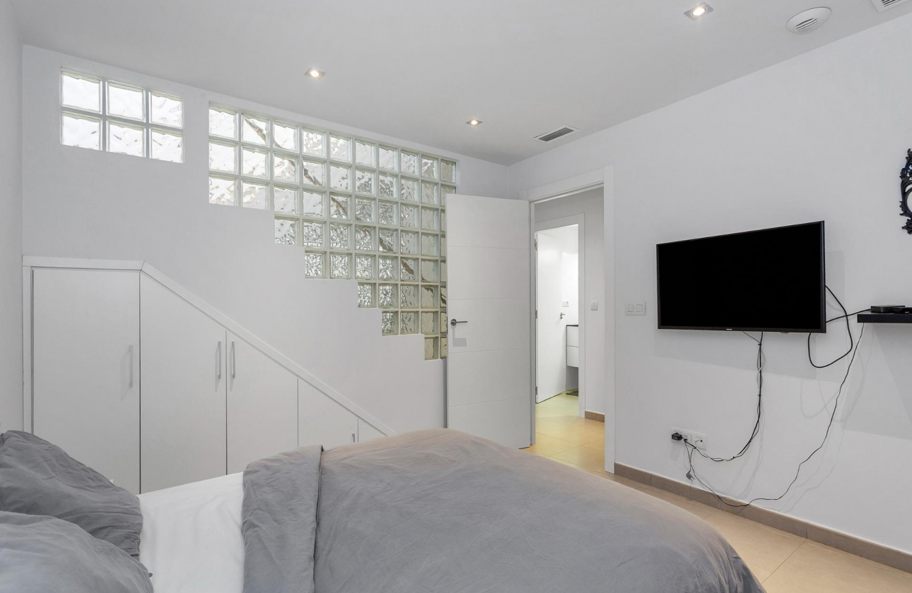 Rynek wtórny - Villa - Torrevieja - Sector 25