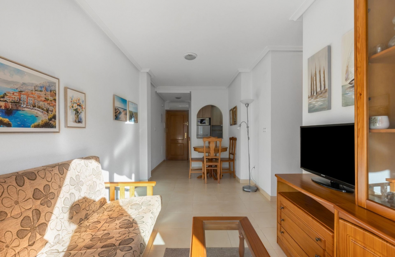 Resale - Apartment - Torrevieja - Estacion de autobuses