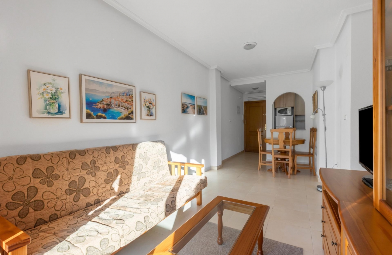 Resale - Apartment - Torrevieja - Estacion de autobuses