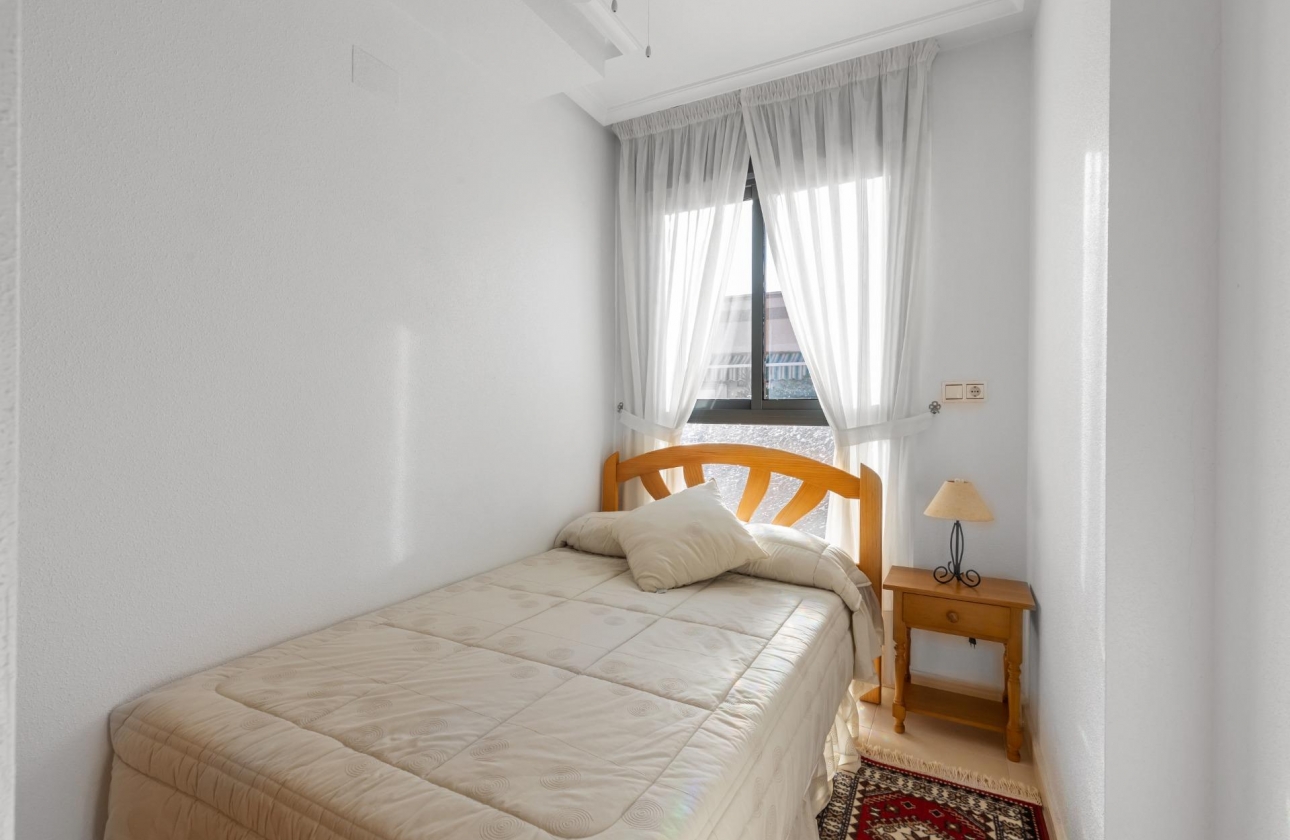 Resale - Apartment - Torrevieja - Estacion de autobuses