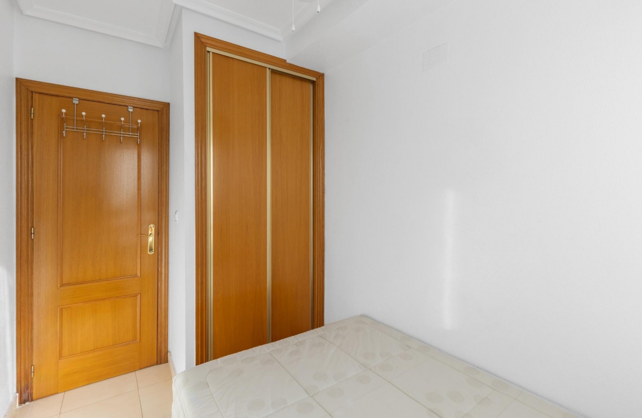 Resale - Apartment - Torrevieja - Estacion de autobuses