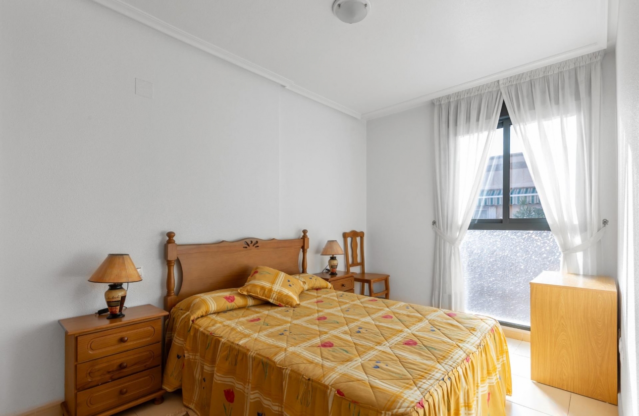 Resale - Apartment - Torrevieja - Estacion de autobuses