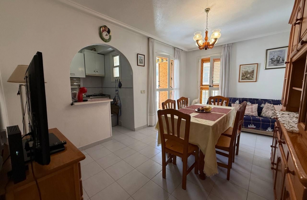 Resale - Apartment - Torrevieja - Acequion