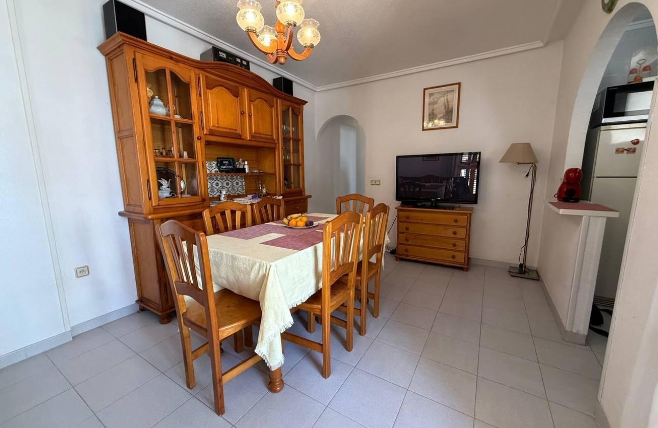 Resale - Apartment - Torrevieja - Acequion