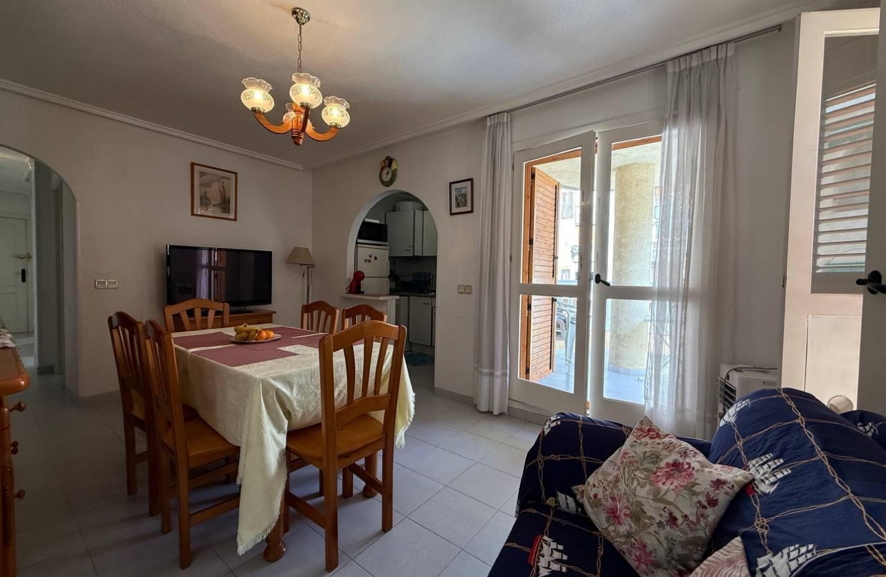 Resale - Apartment - Torrevieja - Acequion