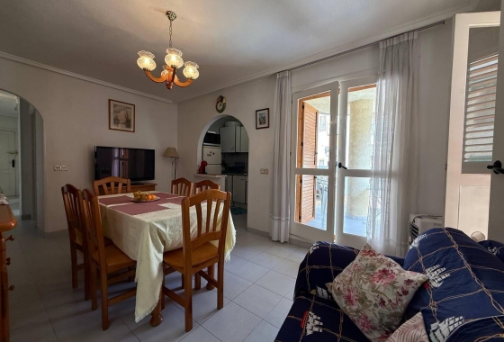 Resale - Apartment - Torrevieja - Acequion