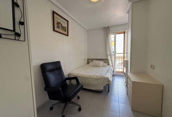Resale - Apartment - Torrevieja - Acequion