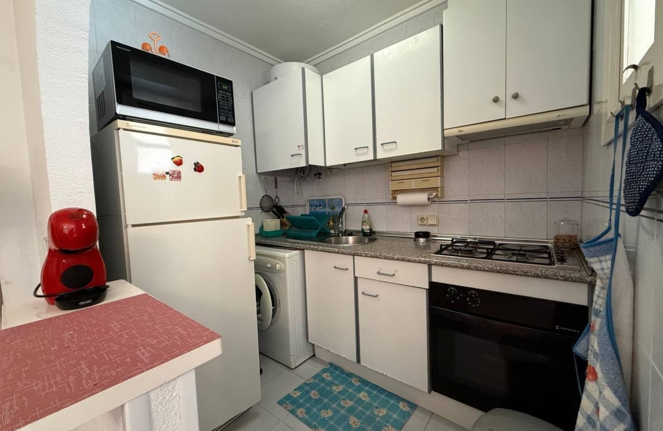 Resale - Apartment - Torrevieja - Acequion