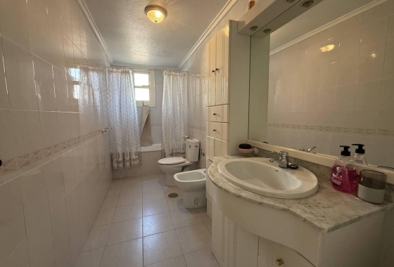 Resale - Apartment - Torrevieja - Acequion