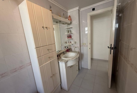 Resale - Apartment - Torrevieja - Acequion