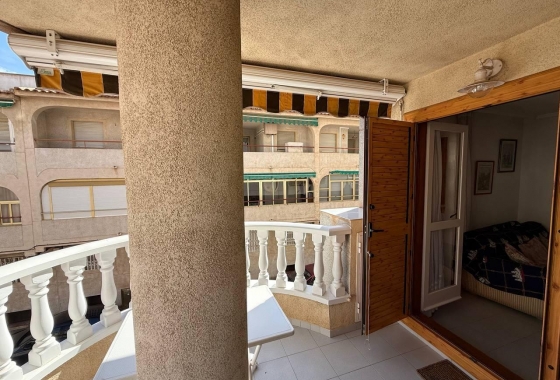 Resale - Apartment - Torrevieja - Acequion