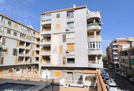 Resale - Apartment - Torrevieja - Acequion