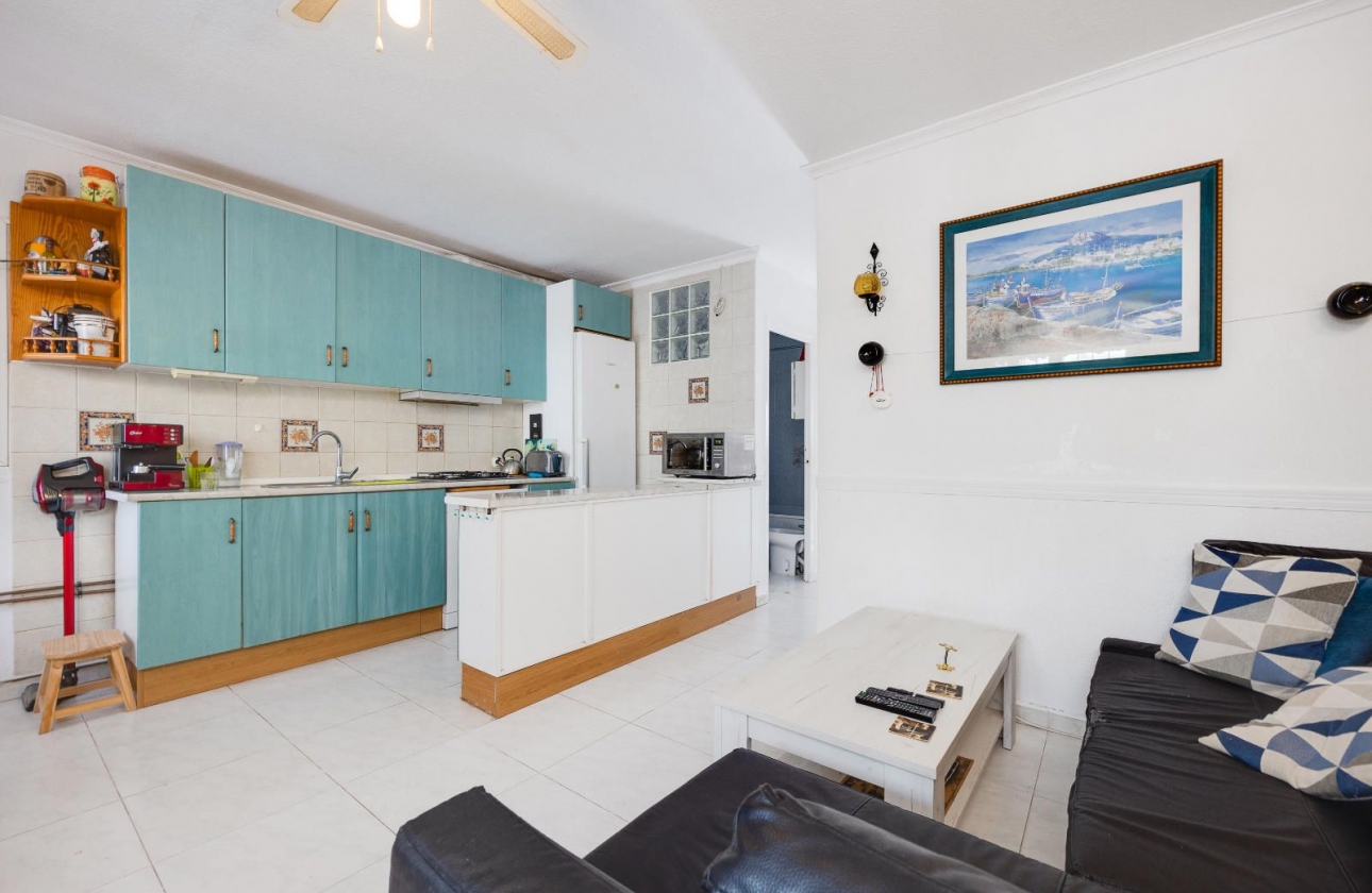 Rynek wtórny - Szeregowiec - Torrevieja - Los Angeles