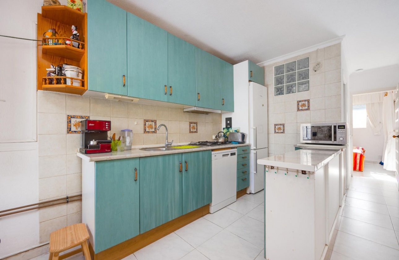 Rynek wtórny - Szeregowiec - Torrevieja - Los Angeles