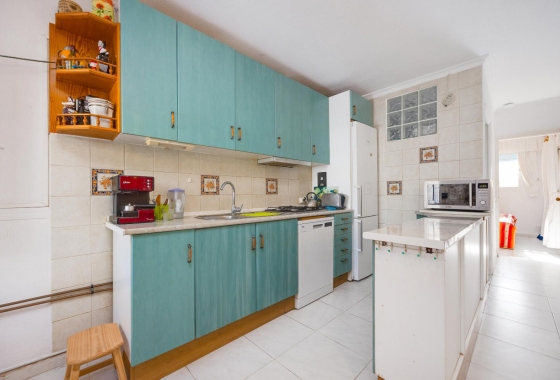 Rynek wtórny - Szeregowiec - Torrevieja - Los Angeles