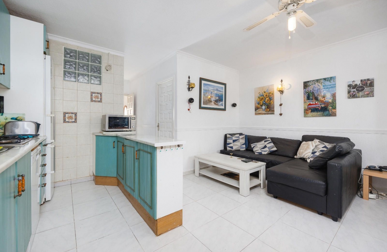 Rynek wtórny - Szeregowiec - Torrevieja - Los Angeles