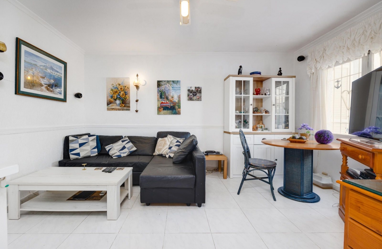 Rynek wtórny - Szeregowiec - Torrevieja - Los Angeles