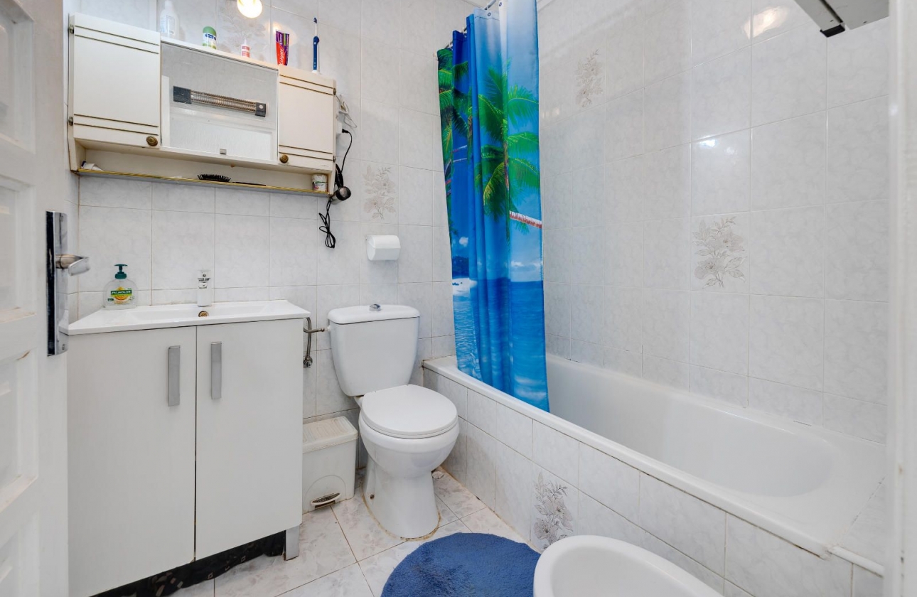 Rynek wtórny - Szeregowiec - Torrevieja - Los Angeles