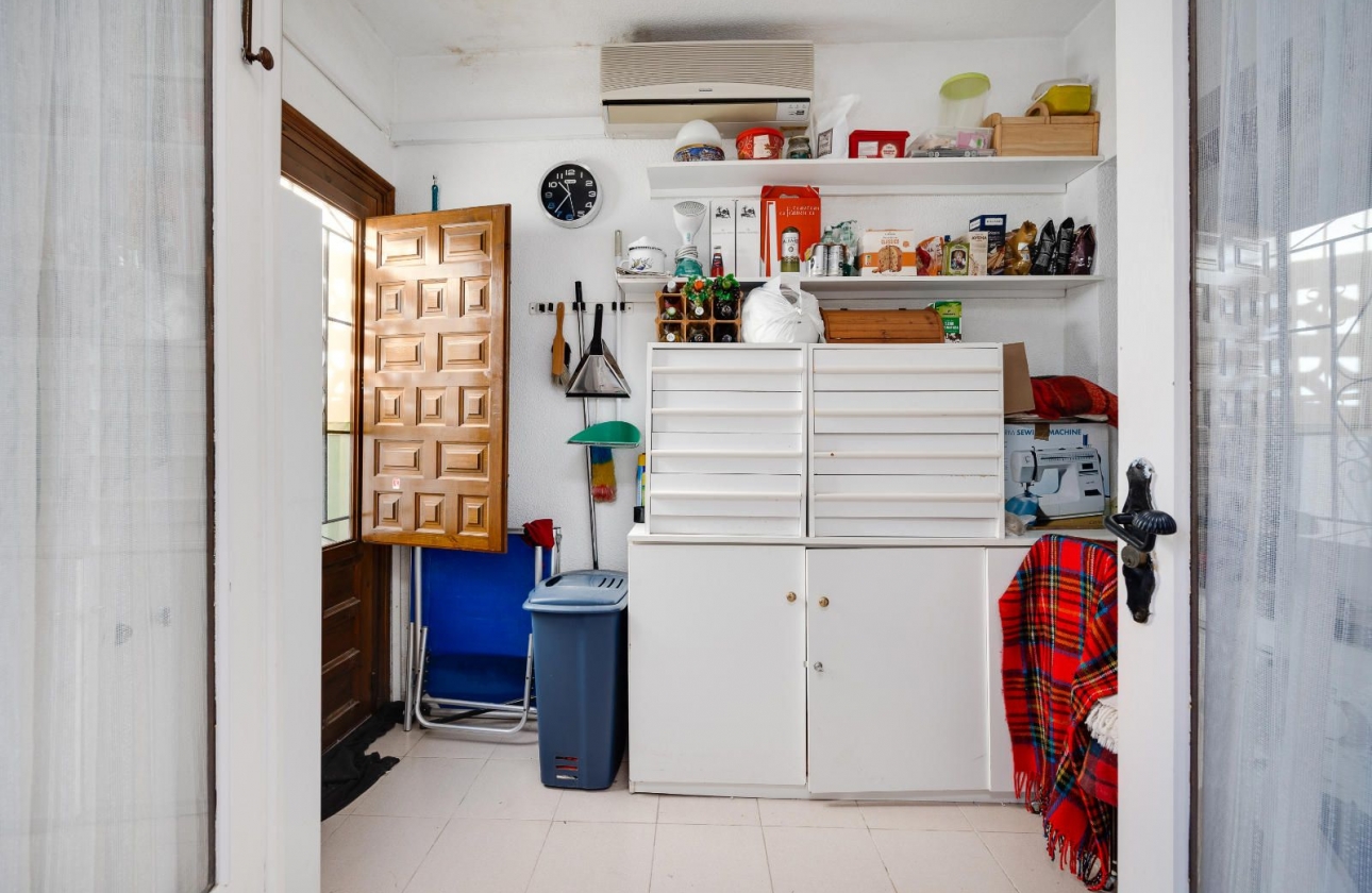 Rynek wtórny - Szeregowiec - Torrevieja - Los Angeles