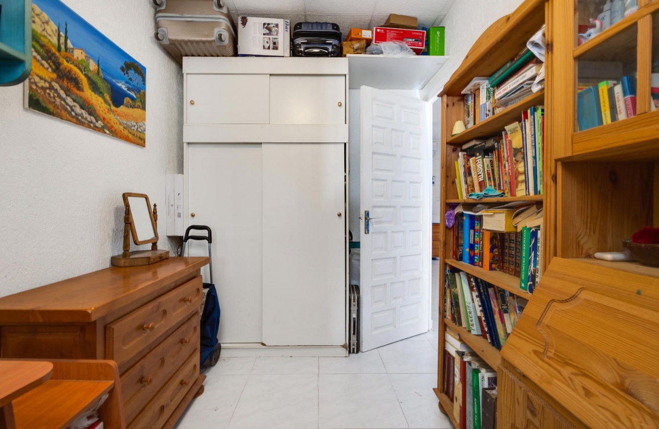 Rynek wtórny - Szeregowiec - Torrevieja - Los Angeles