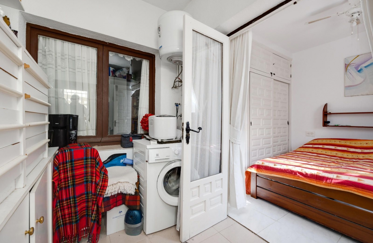 Rynek wtórny - Szeregowiec - Torrevieja - Los Angeles