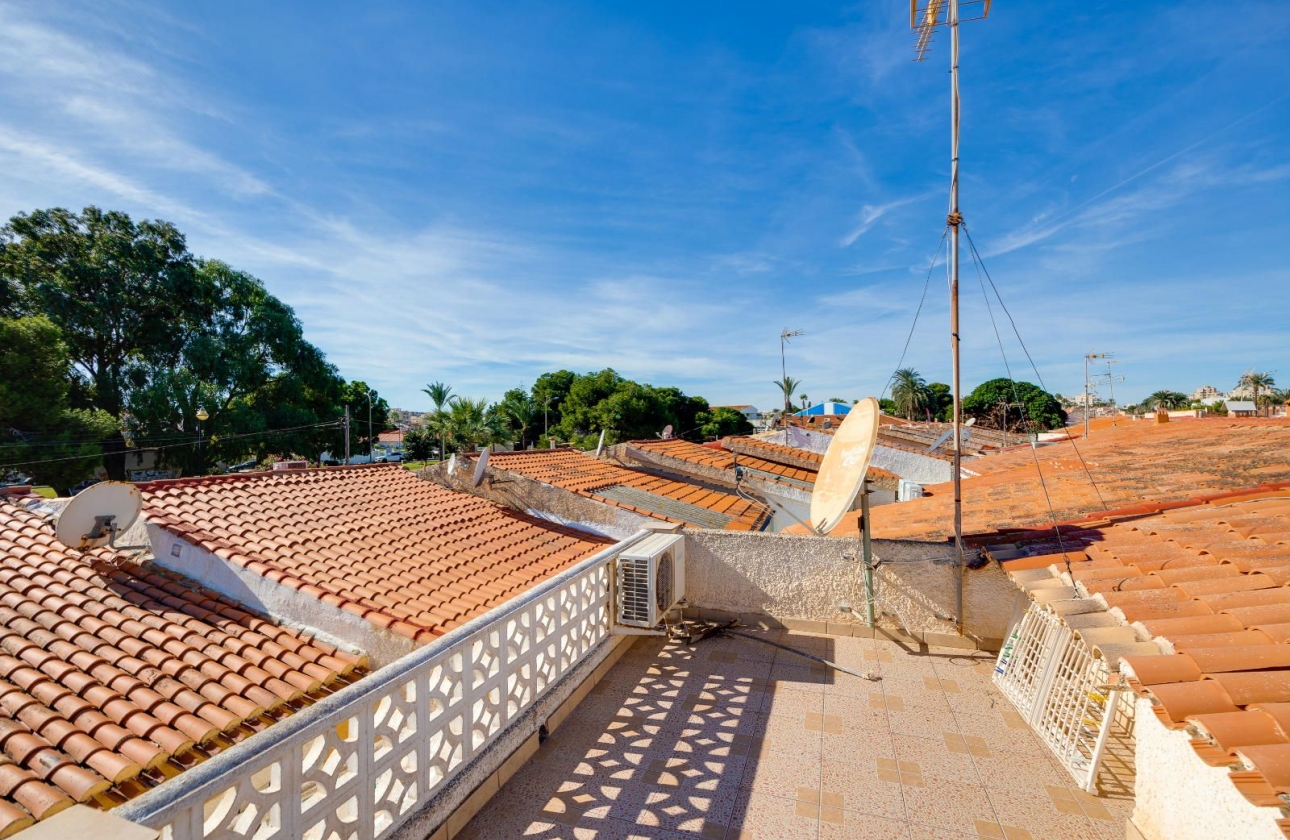 Rynek wtórny - Szeregowiec - Torrevieja - Los Angeles