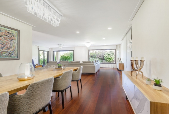 Rynek wtórny - Villa - Alicante - Vistahermosa