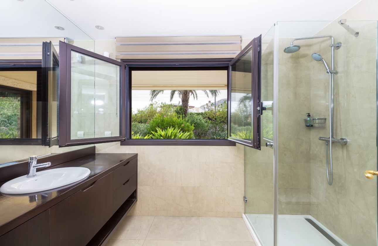 Rynek wtórny - Villa - Alicante - Vistahermosa