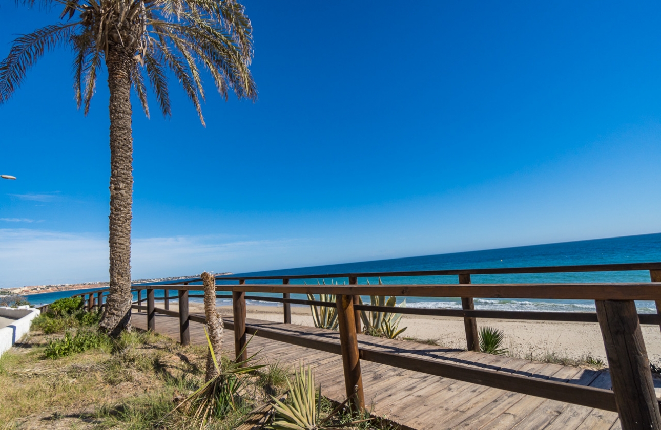 Reventa - Apartment - Mil Palmeras - Beach