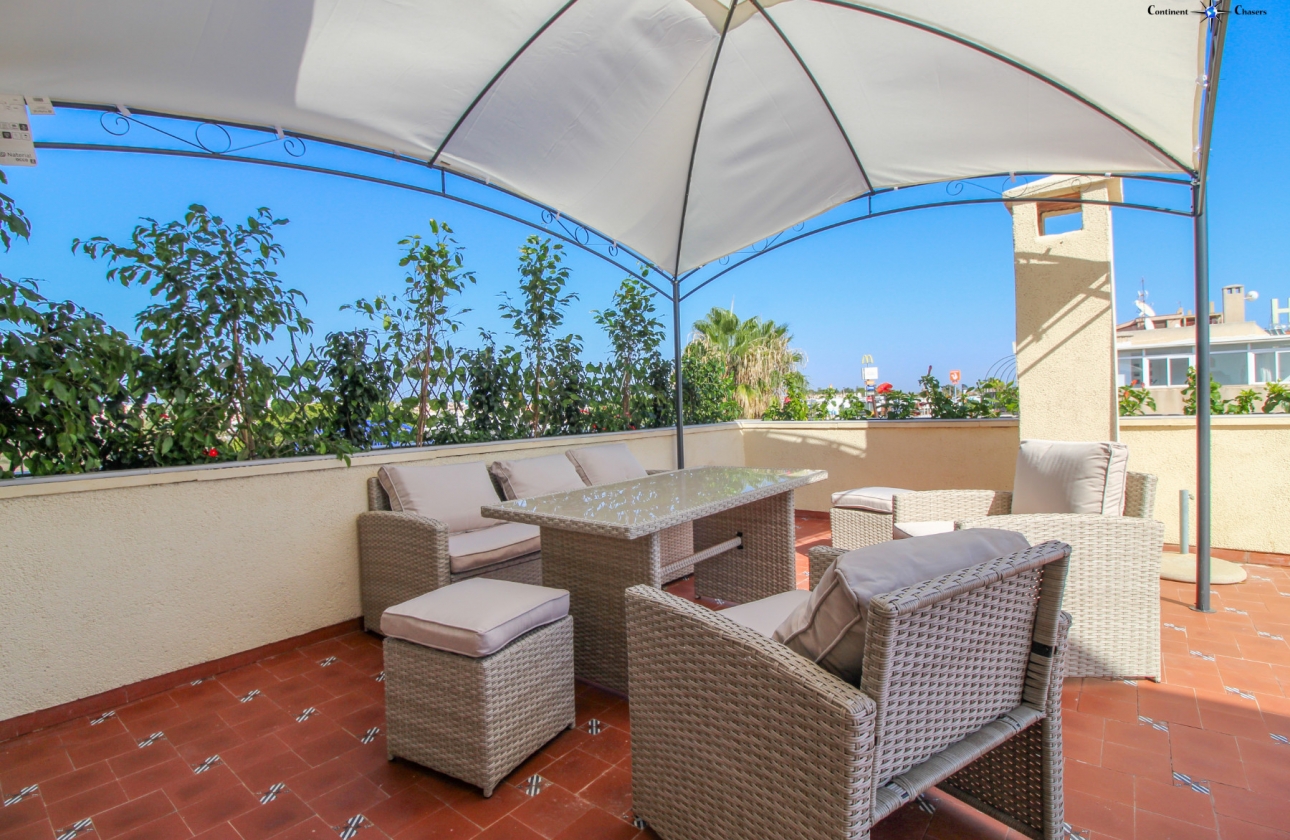 Resale - Apartment - Punta Prima - Beachside