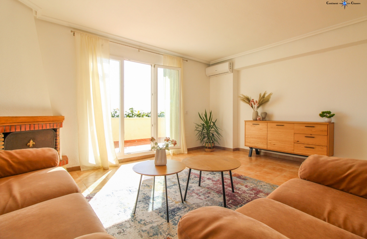 Resale - Apartment - Punta Prima - Beachside