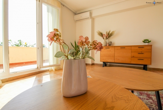 Resale - Apartment - Punta Prima - Beachside