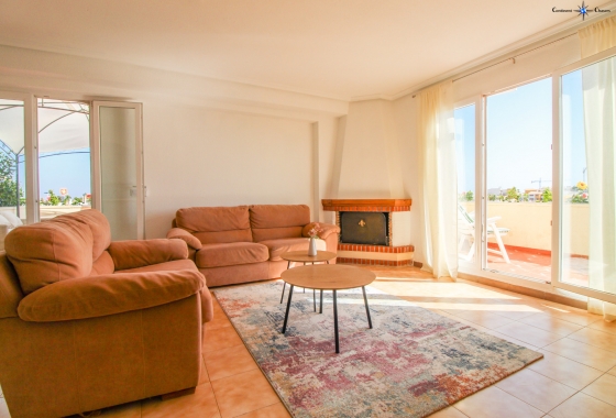Resale - Apartment - Punta Prima - Beachside