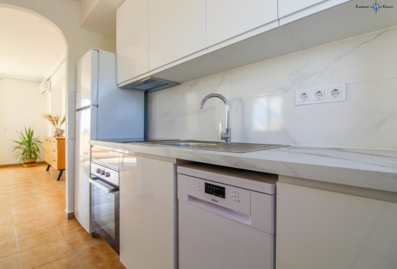 Resale - Apartment - Punta Prima - Beachside