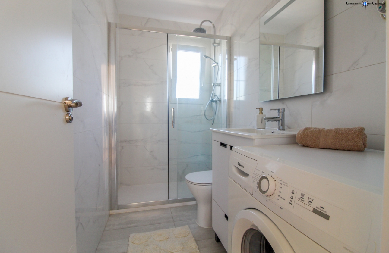 Resale - Apartment - Punta Prima - Beachside