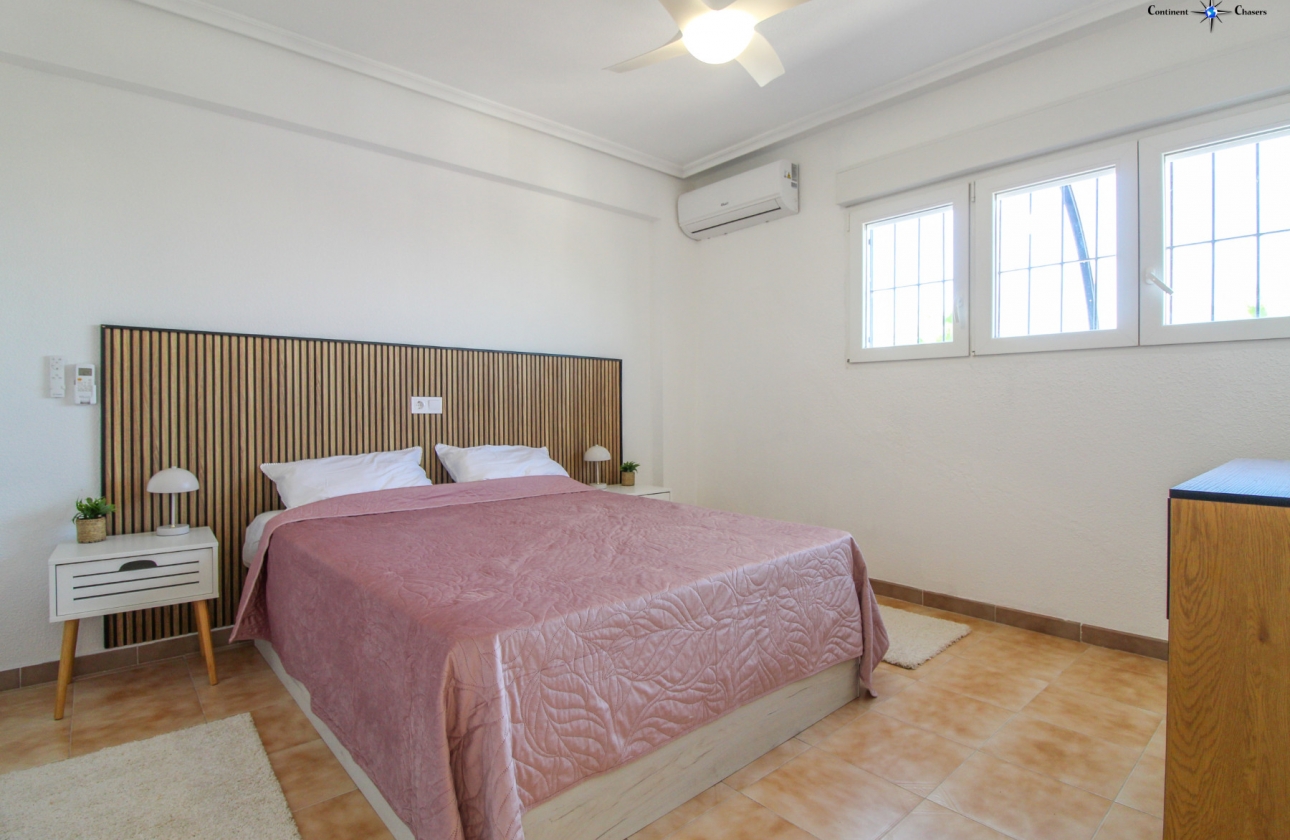 Resale - Apartment - Punta Prima - Beachside