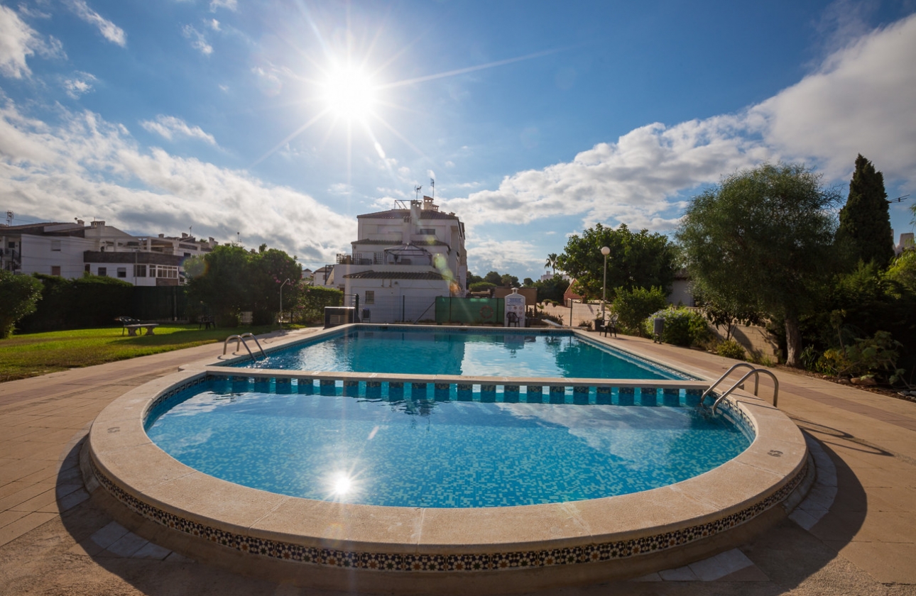 Resale - Apartment - Punta Prima - Beachside