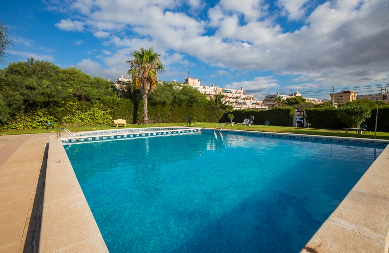 Resale - Apartment - Punta Prima - Beachside