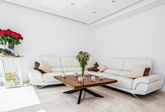 Resale - Villa - La Zenia