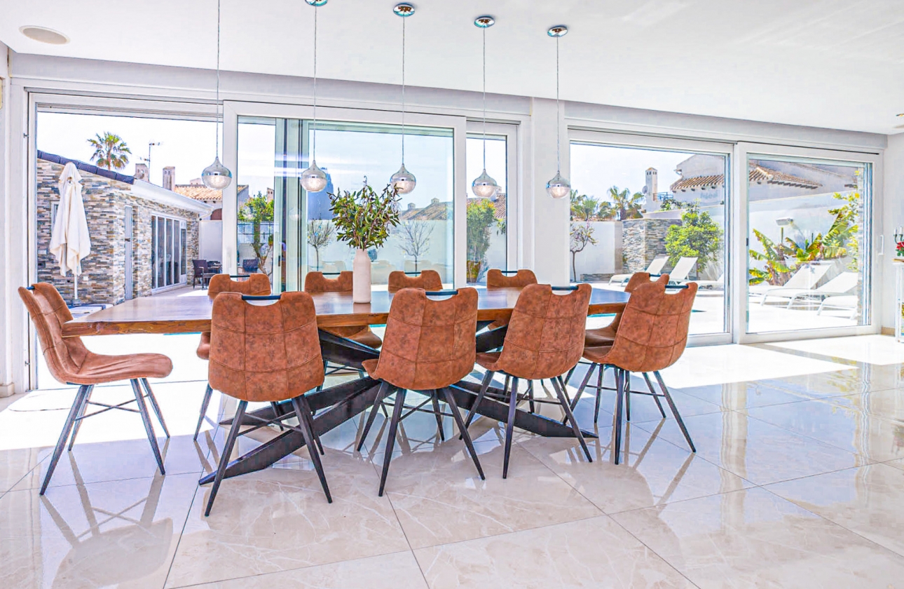 Resale - Villa - La Zenia